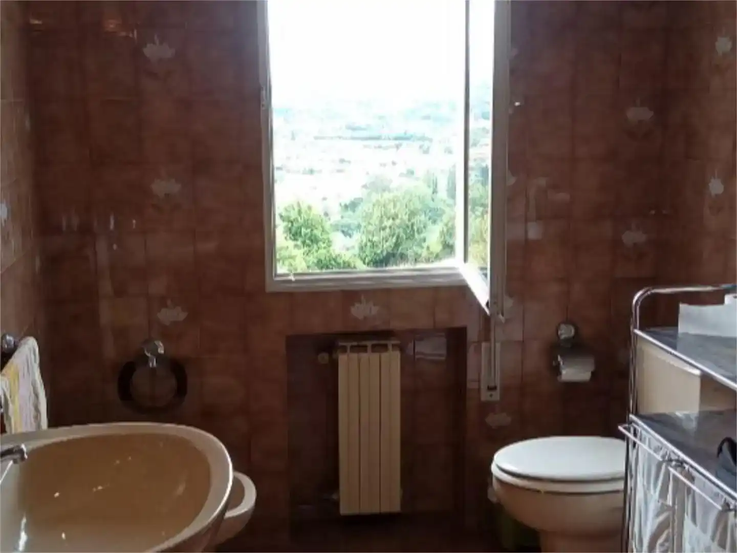 Baño de Casa o chalet para compartir en Gijón  con Jardín privado, Trastero y Amueblado