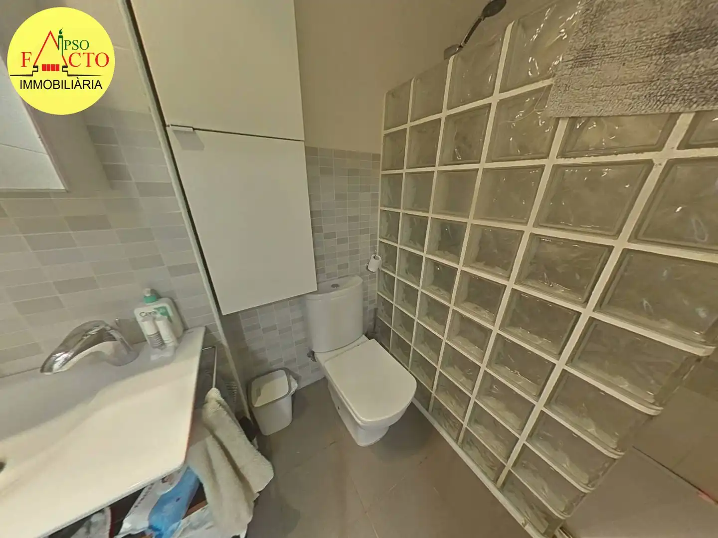 Baño de Piso en venta en Girona con Aire acondicionado, Calefacción y Terraza