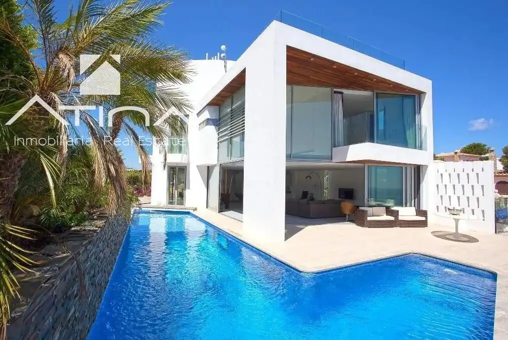 Vista exterior de Casa o xalet en venda en Jávea / Xàbia amb Aire condicionat, Calefacció i Jardí privat