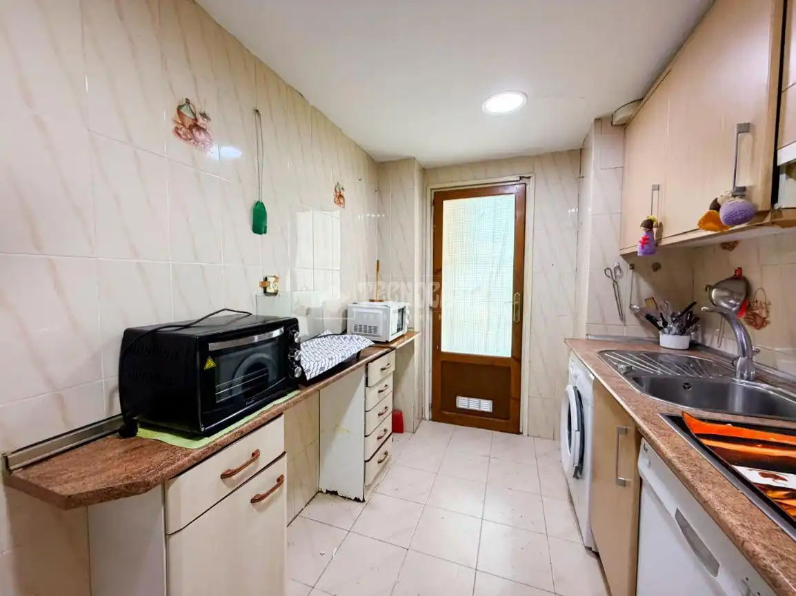 Kitchen of Flat for sale in Zaragoza  with Heating and Balcony