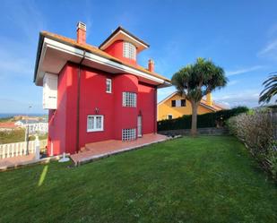 Jardí de Casa o xalet en venda en Carreño amb Terrassa