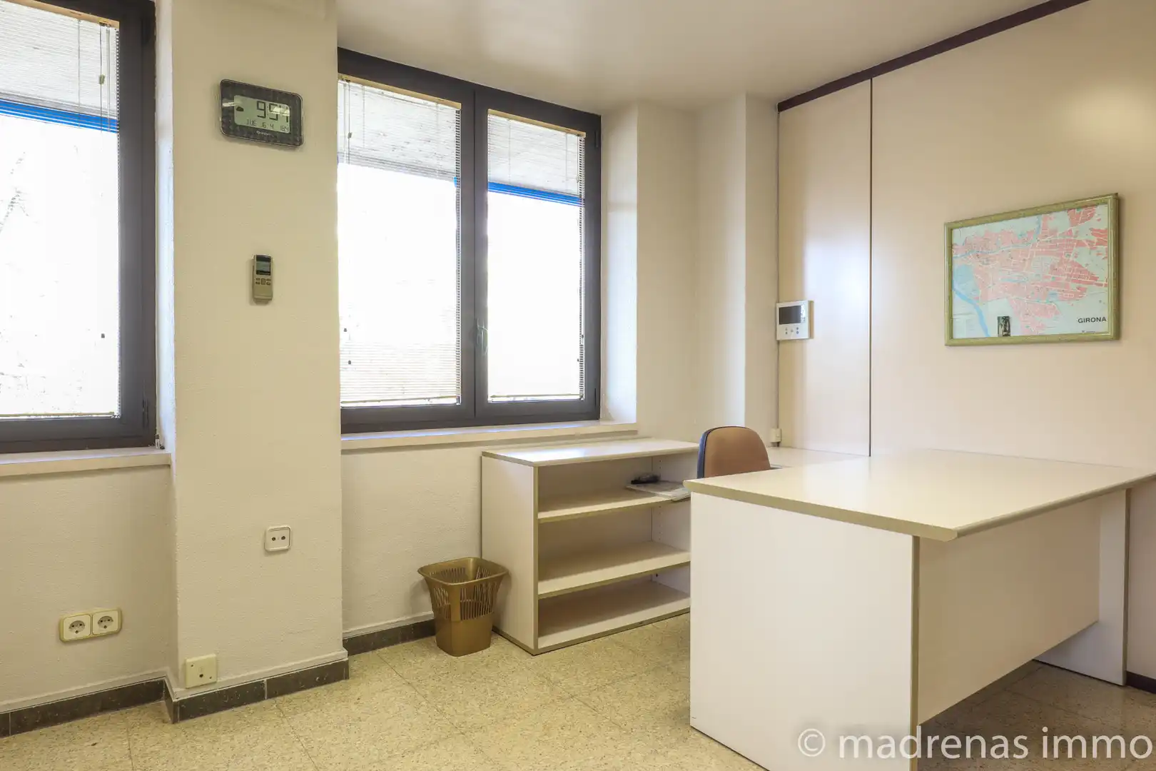 Büro zur Miete in Girona mit Klimaanlage, Heizung und Möbliert