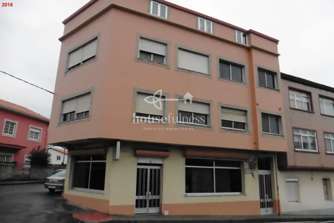 Vista exterior de Piso en venta en Narón