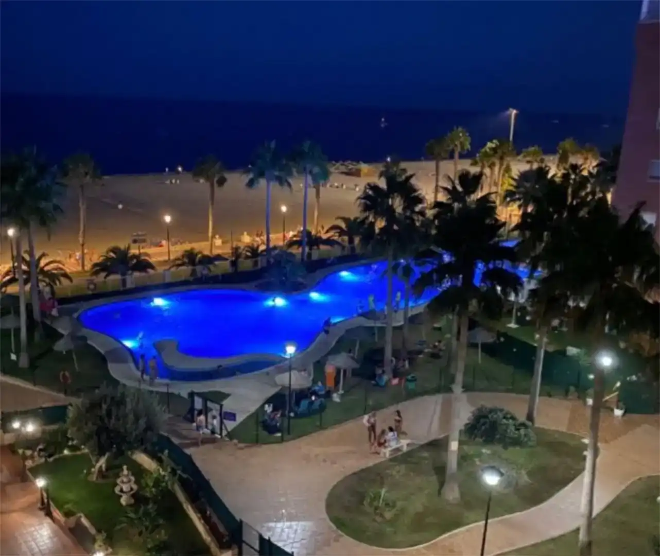 Piscina de Pis en venda en Roquetas de Mar ciudad
