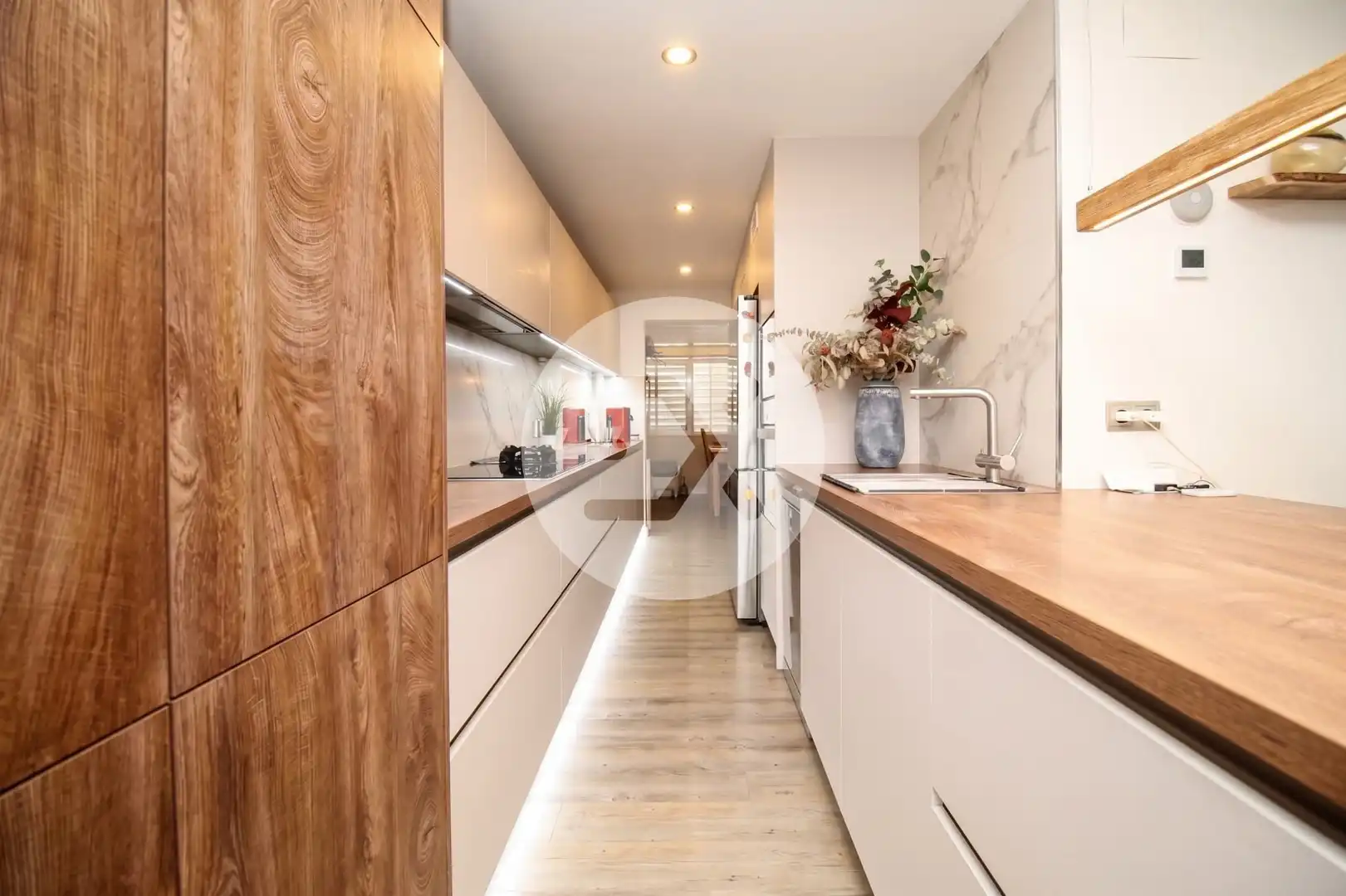Cuina de Planta baixa en venda en Castelldefels amb Jardí privat i Parquet