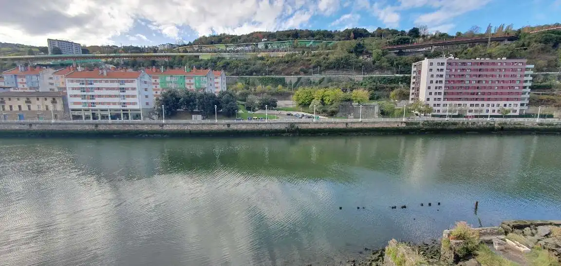 Vista exterior de Pis en venda en Bilbao  amb Calefacció, Traster i Balcó