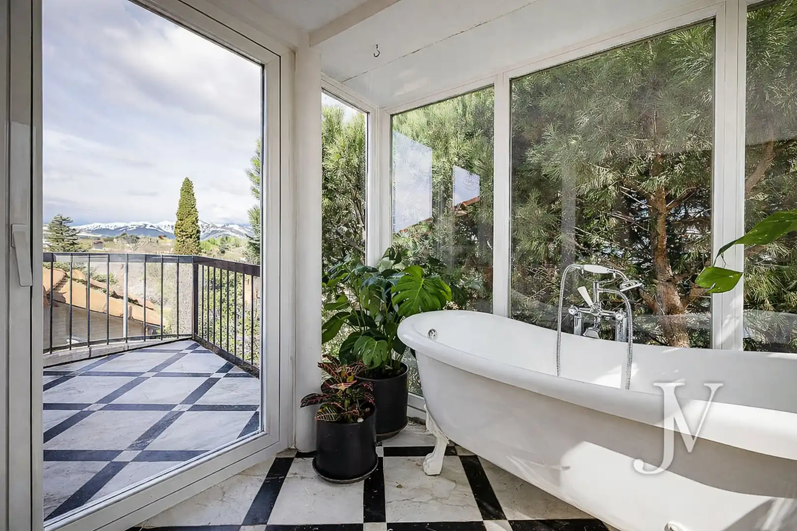 Bathroom of Detached homes for rent in Pozuelo de Alarcón  with Air Conditioner, Heating and Private garden