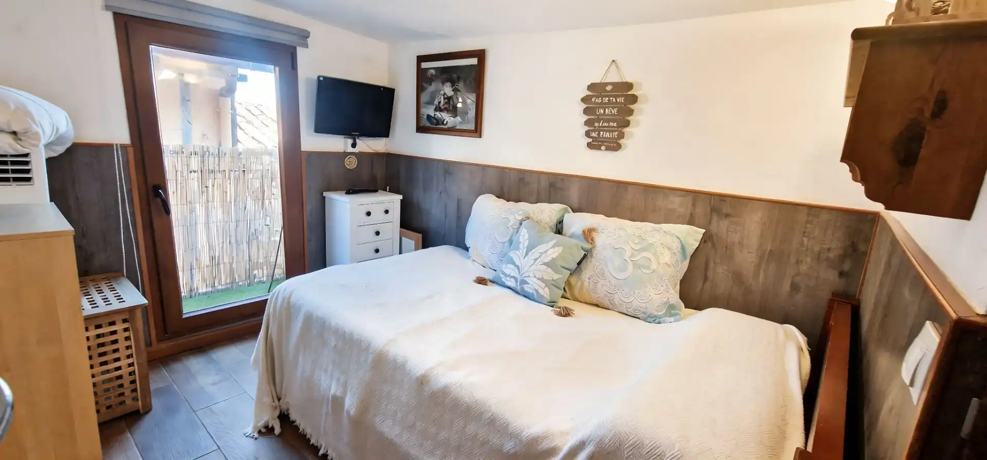 Bedroom of Houses for sale in Madrigal de la Vera  with Furnished