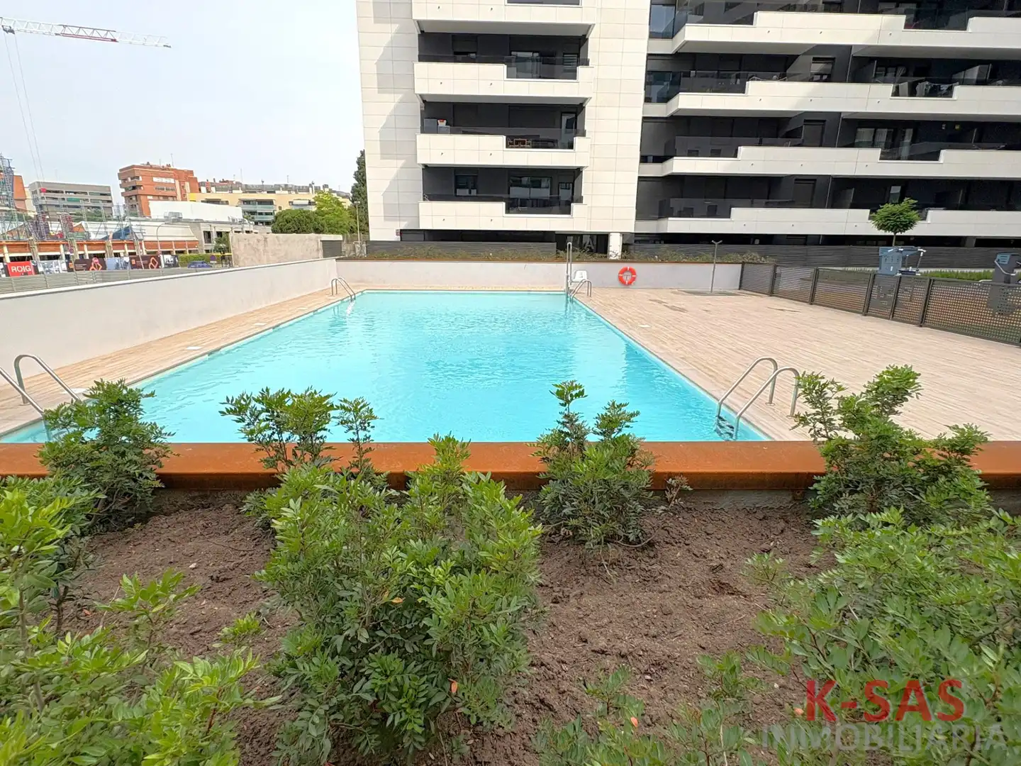 Piscina de Pis de lloguer en Esplugues de Llobregat amb Aire condicionat, Parquet i Terrassa