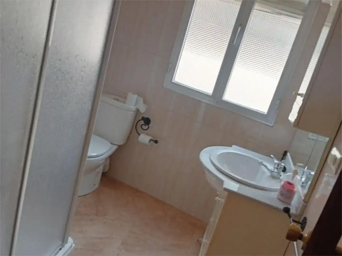 Baño de Piso de alquiler en Luque con Amueblado