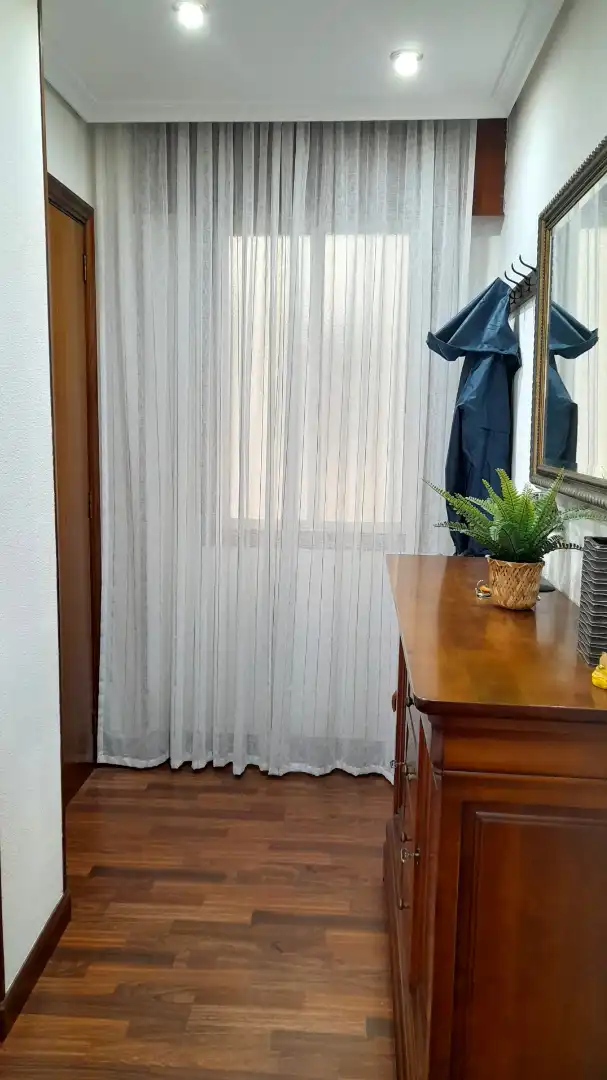 Habitación de Piso en venta en Pontevedra Capital  con Calefacción, Parquet y Trastero