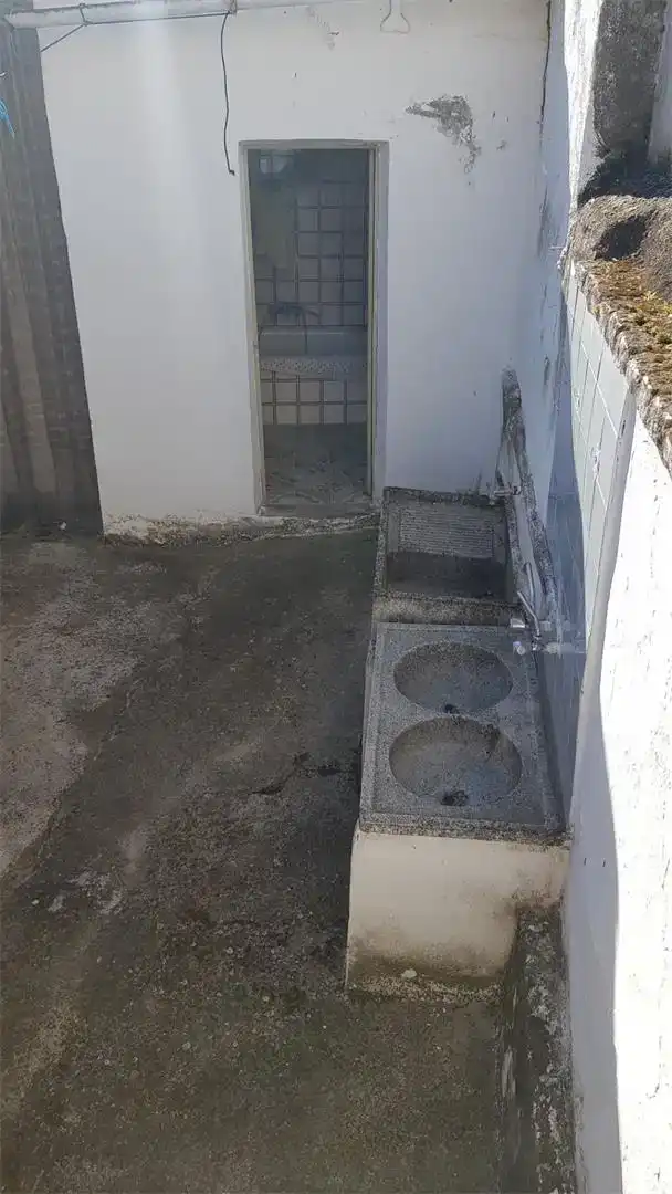 Casa adosada en venda en Almoharín amb Jardí privat i Rentadora