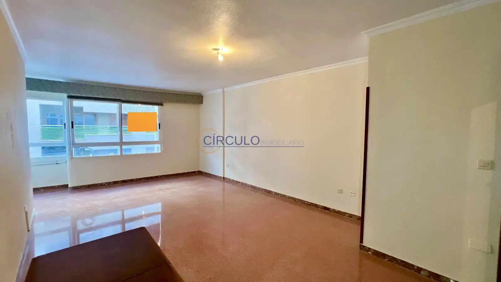 Piso con terraza en venta en Juan Carlos I