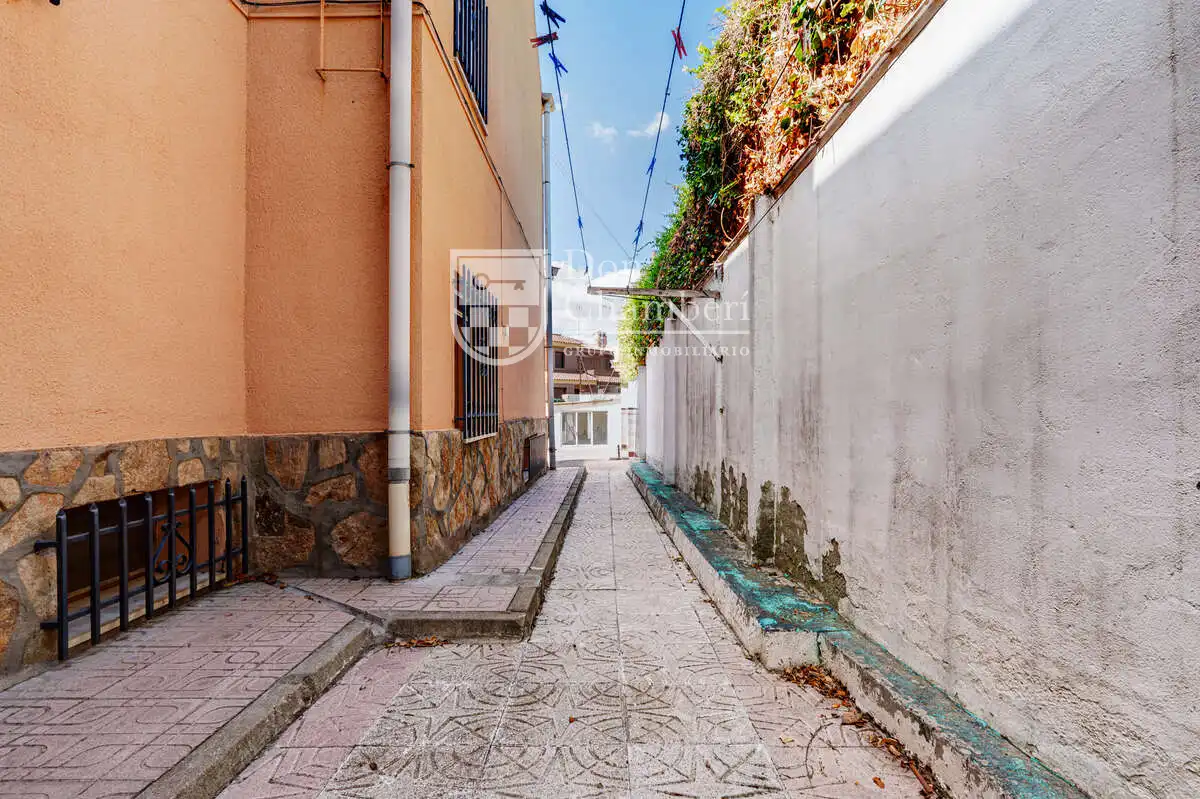 Exterior view of Houses for sale in Aranjuez  with Heating, Private garden and Terrace