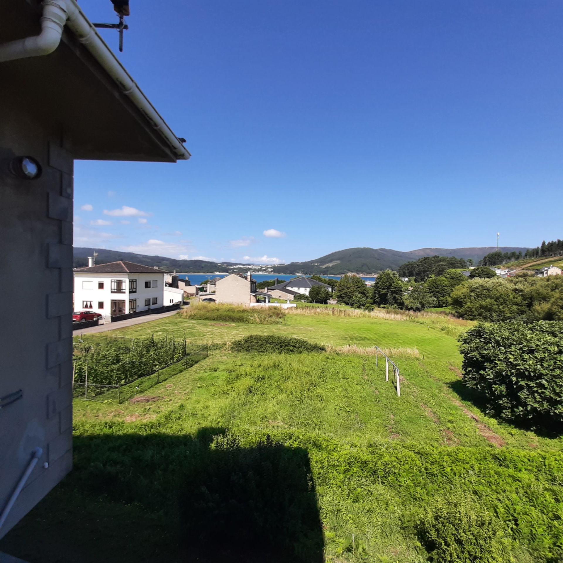 Vista exterior de Casa o xalet en venda en O Vicedo  amb Calefacció, Jardí privat i Terrassa