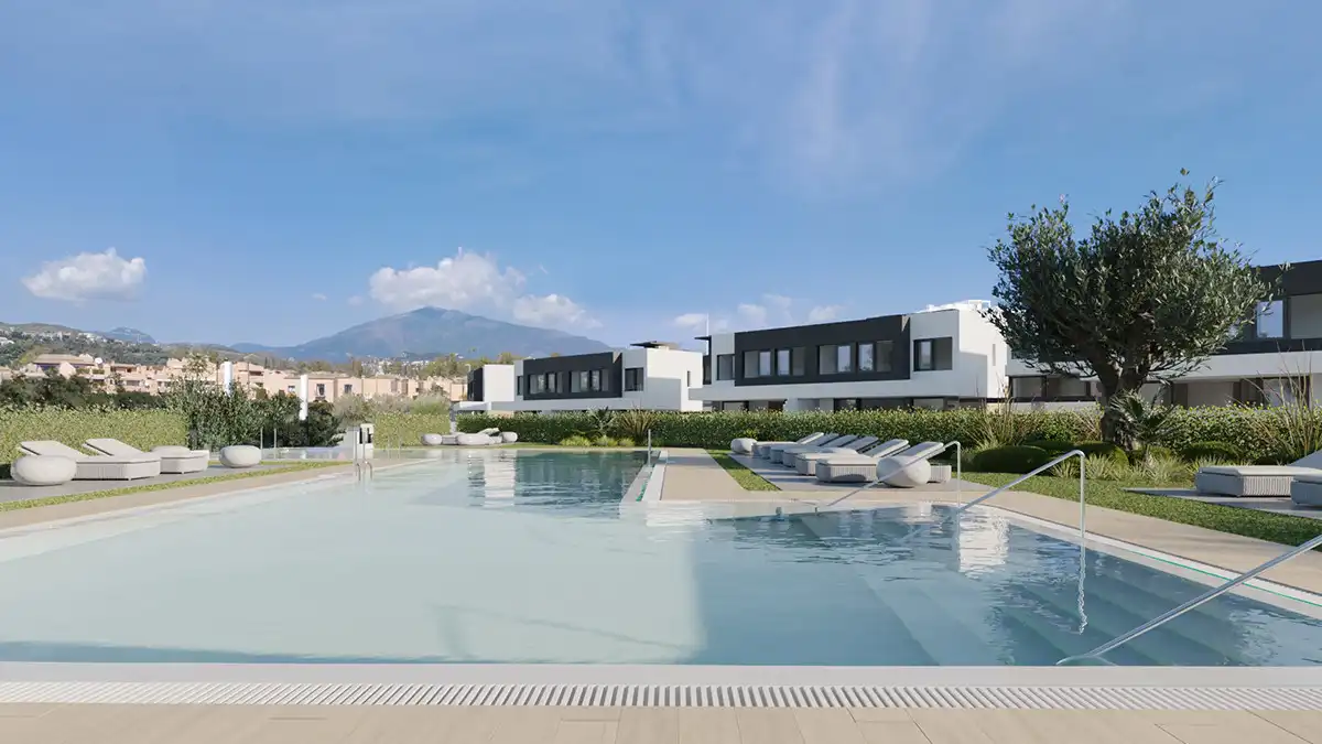 Piscina de Casa adosada de alquiler en Estepona con Aire acondicionado, Calefacción y Jardín privado