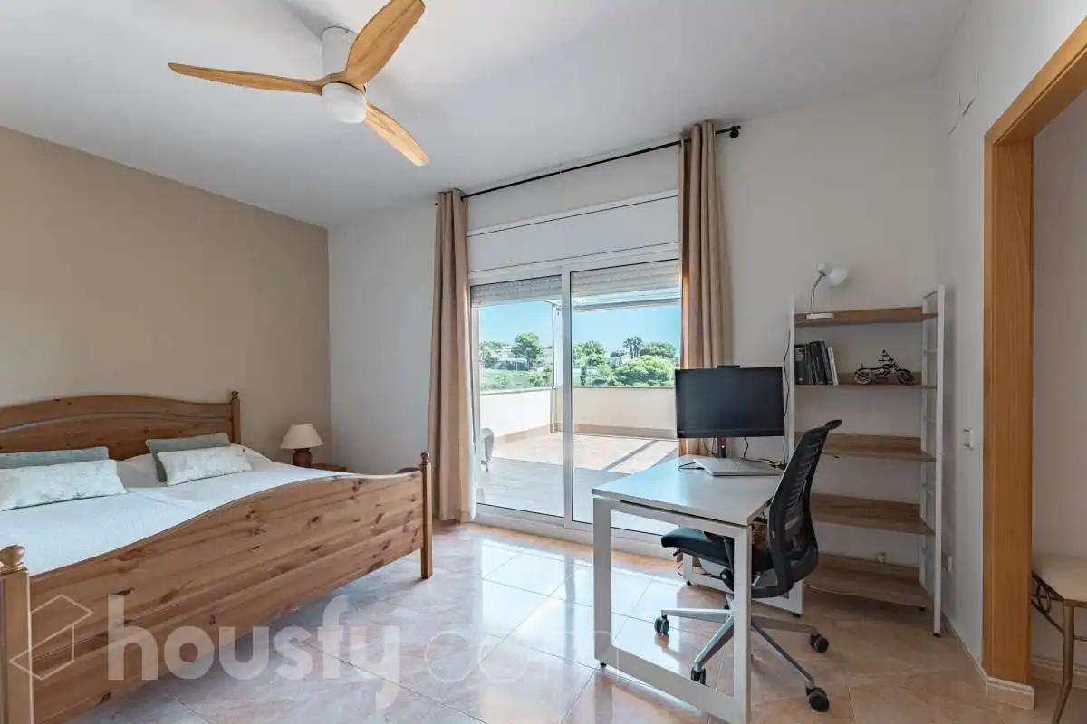 Habitación de Casa o chalet en venta en Calafell con Aire acondicionado, Calefacción y Jardín privado