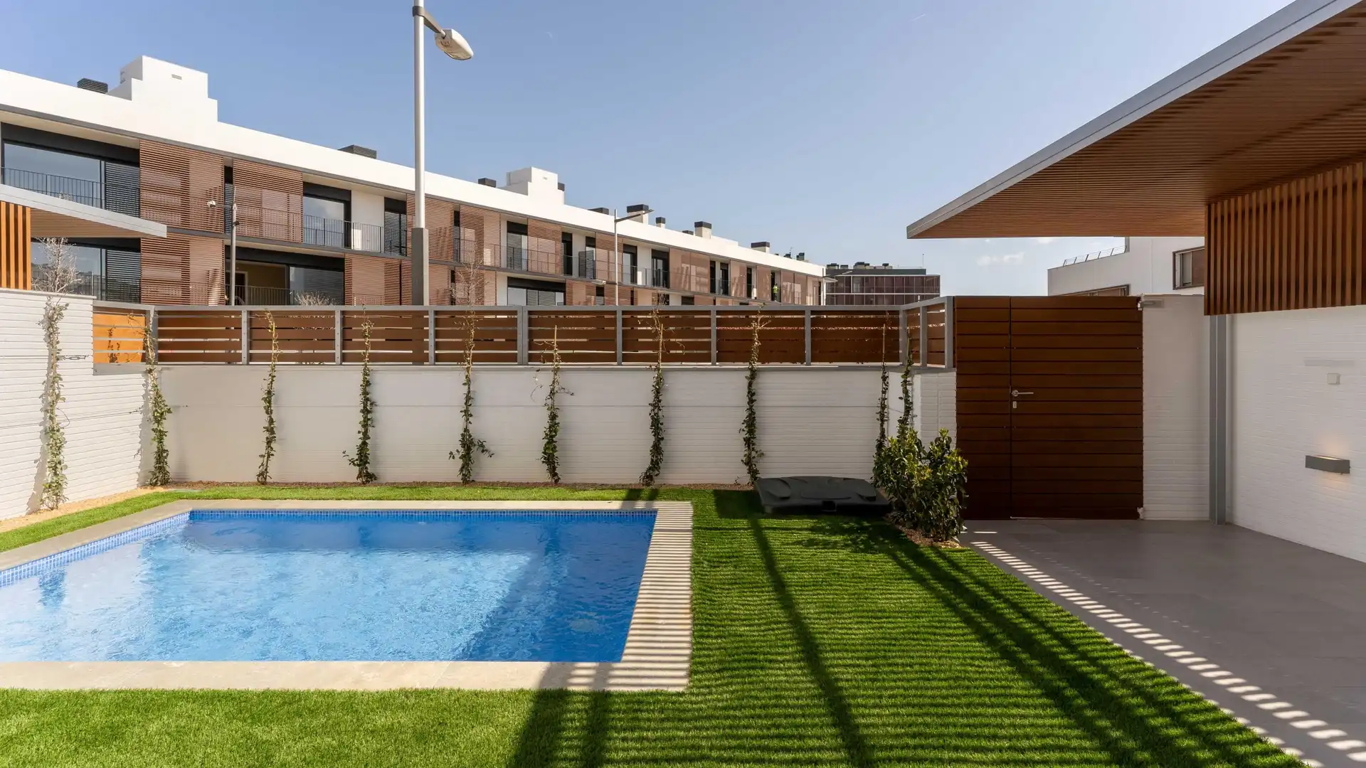 Swimming pool of Houses for rent in Sabadell  with Air Conditioner, Private garden and Parquet flooring