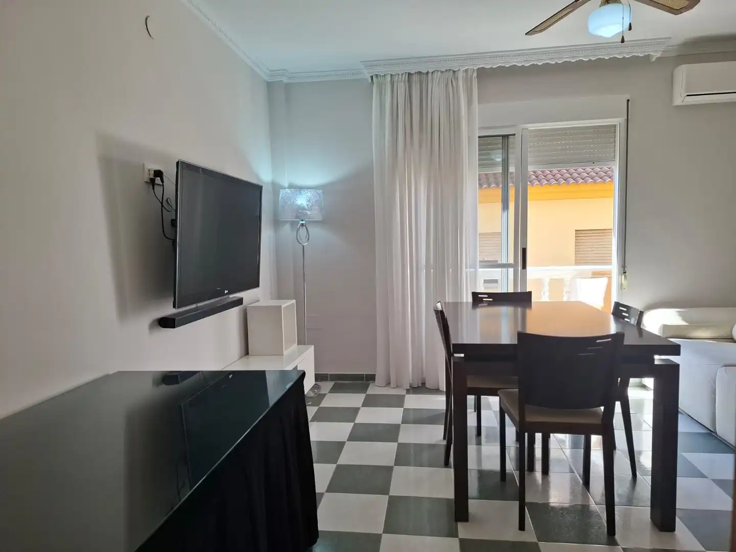 Comedor de Piso en venta en Torrenueva Costa con Amueblado y Balcón