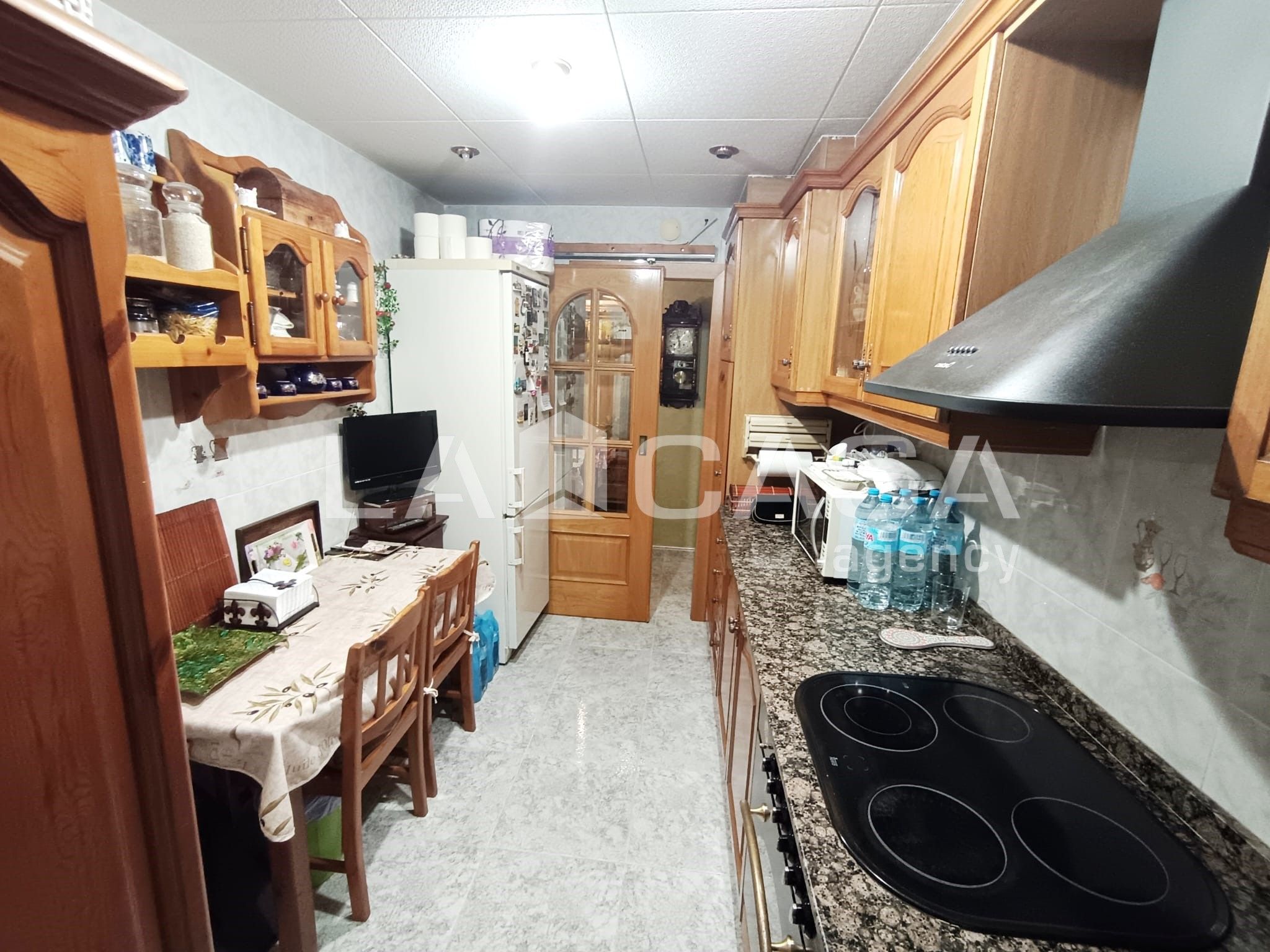 Kitchen of Flat for sale in Santa Coloma de Gramenet