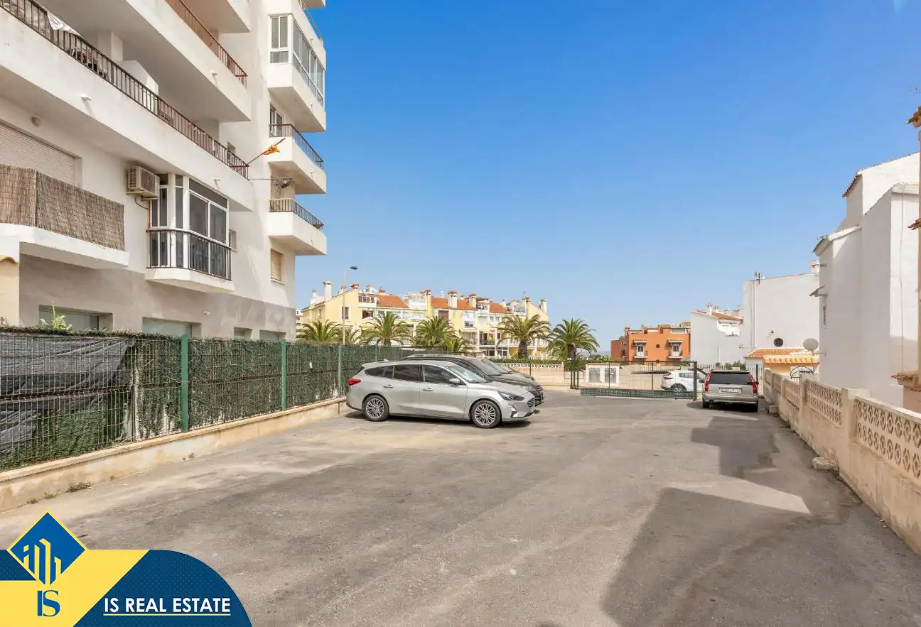Aparcament de Estudi en venda en Torrevieja amb Calefacció, Moblat i Rentadora