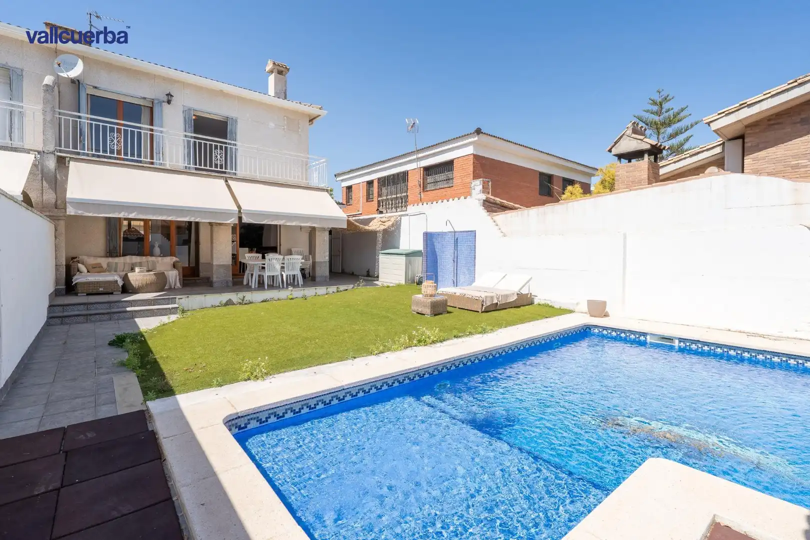 Piscina de Casa adosada en venda en Cambrils amb Aire condicionat, Calefacció i Jardí privat