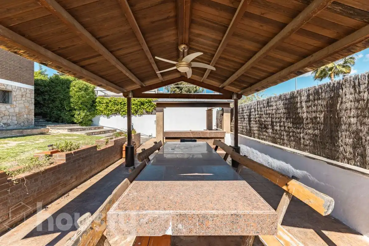 Casa amb piscina en venda a Avinguda de la Llum ., imagen 47