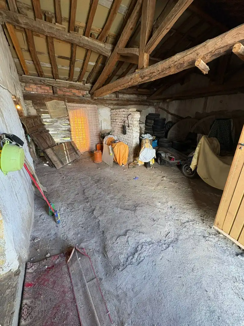 Finca rústica en venda en Muñopedro amb Jardí privat, Traster i Moblat
