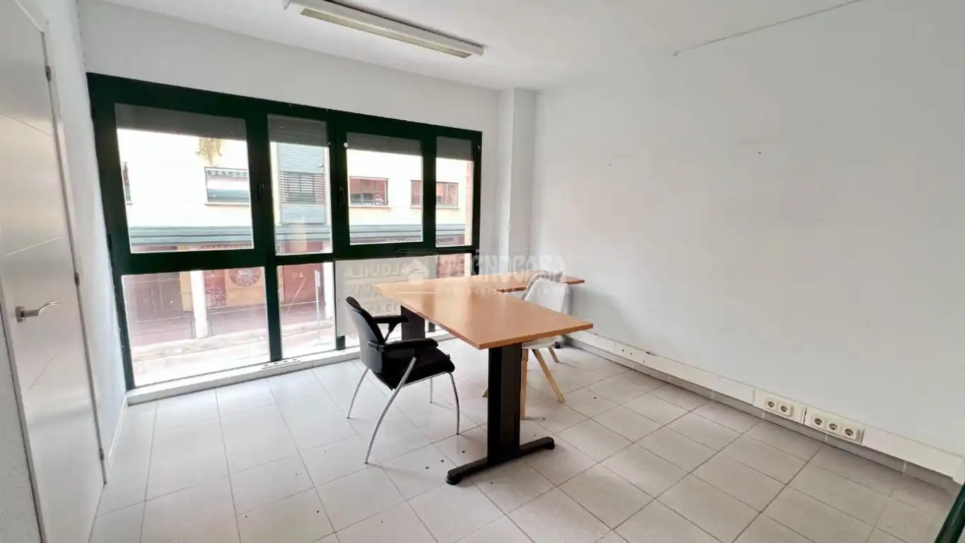 Office for rent in Alcalá de Henares  with Air Conditioner and Terrace