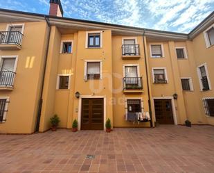 Exterior view of Flat for sale in Mansilla de las Mulas  with Heating