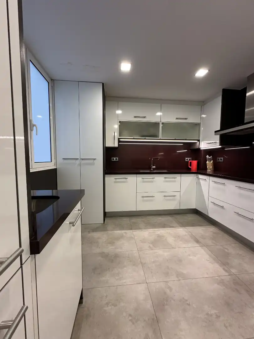 Cuina de Pis de lloguer en Barcelona amb Aire condicionat, Calefacció i Parquet