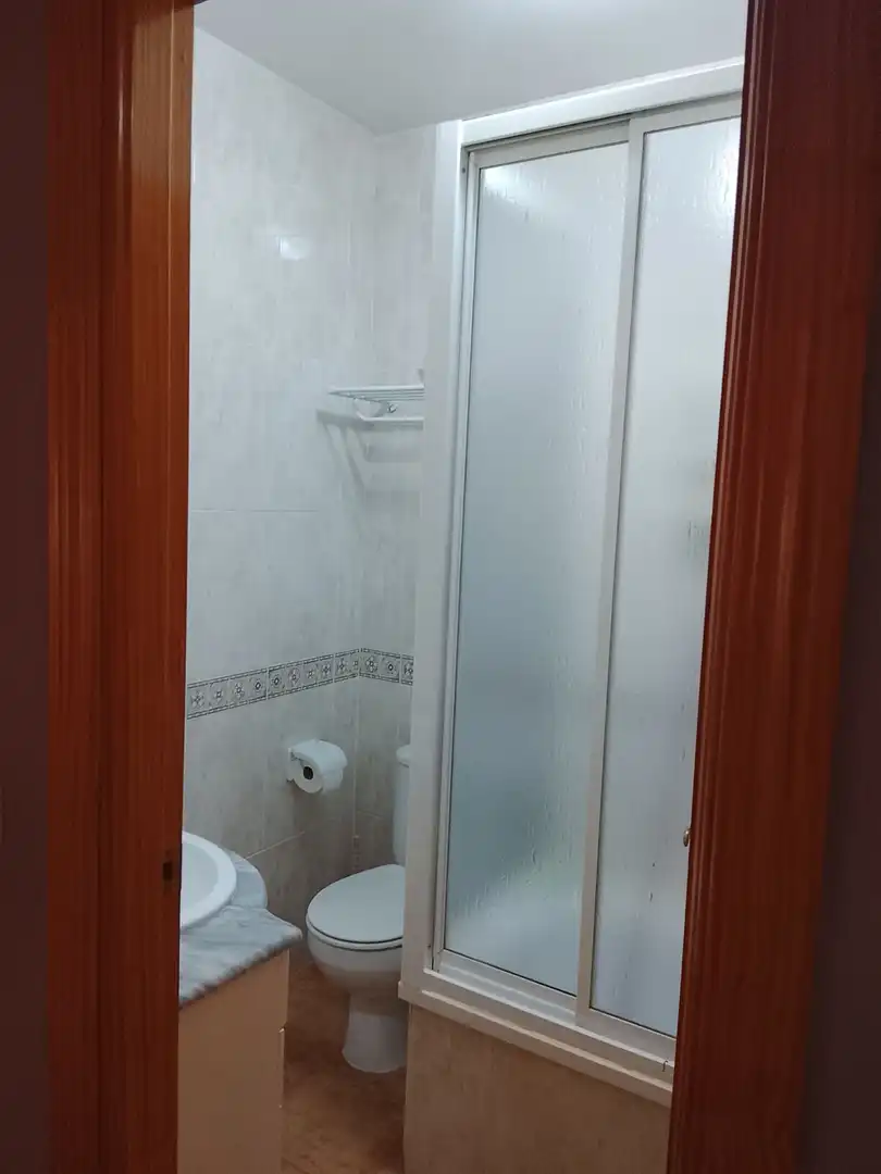Baño de Apartamento en venta en Madrigal de la Vera con Aire acondicionado y Amueblado