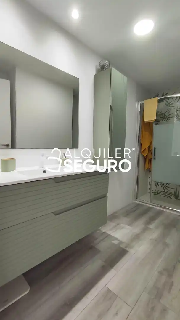 Badezimmer von Dachboden zur Miete in Sagunto / Sagunt mit Klimaanlage, Terrasse und Abstellraum