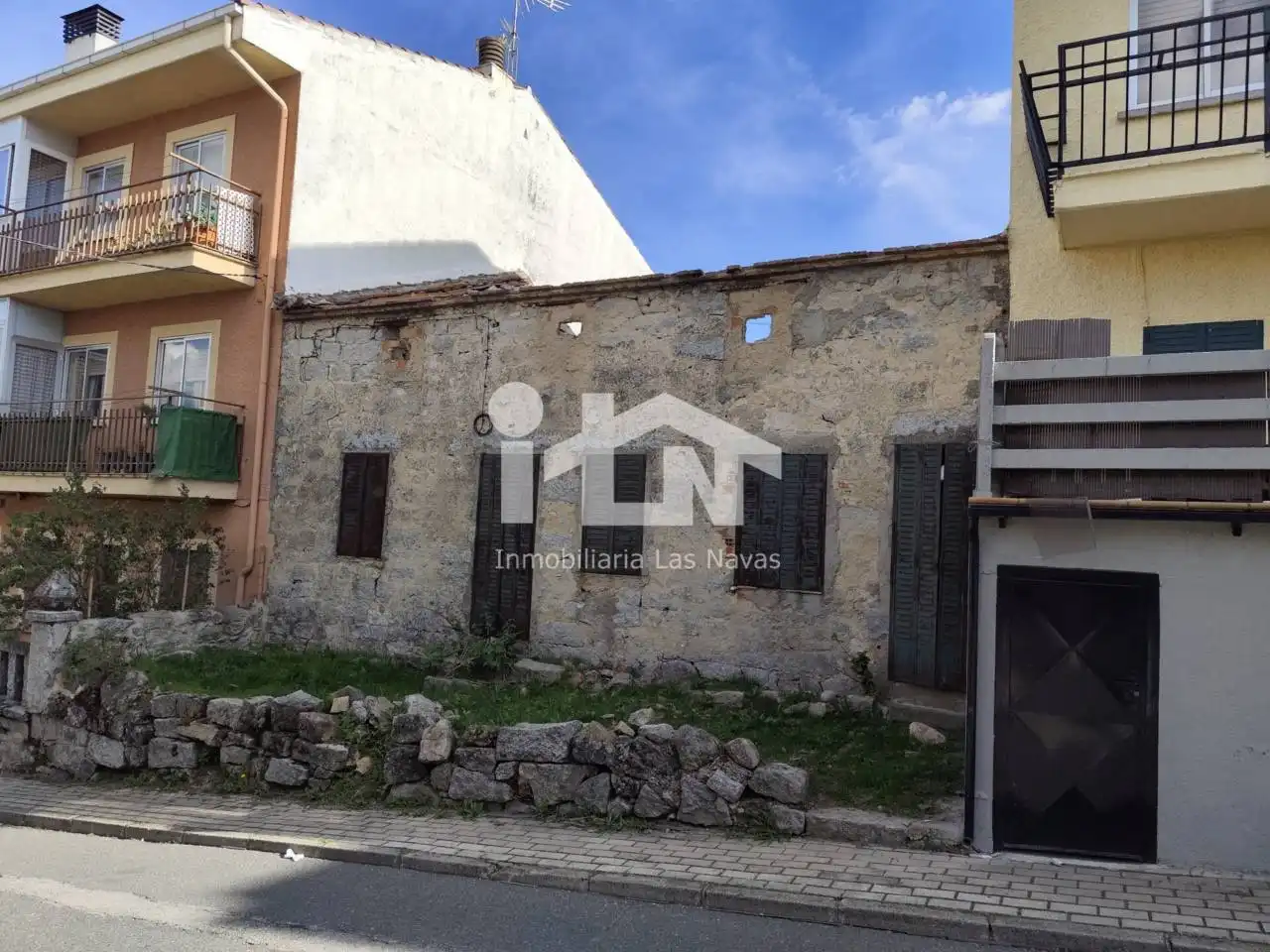 Vista exterior de Casa o chalet en venta en Las Navas del Marqués  con Jardín privado