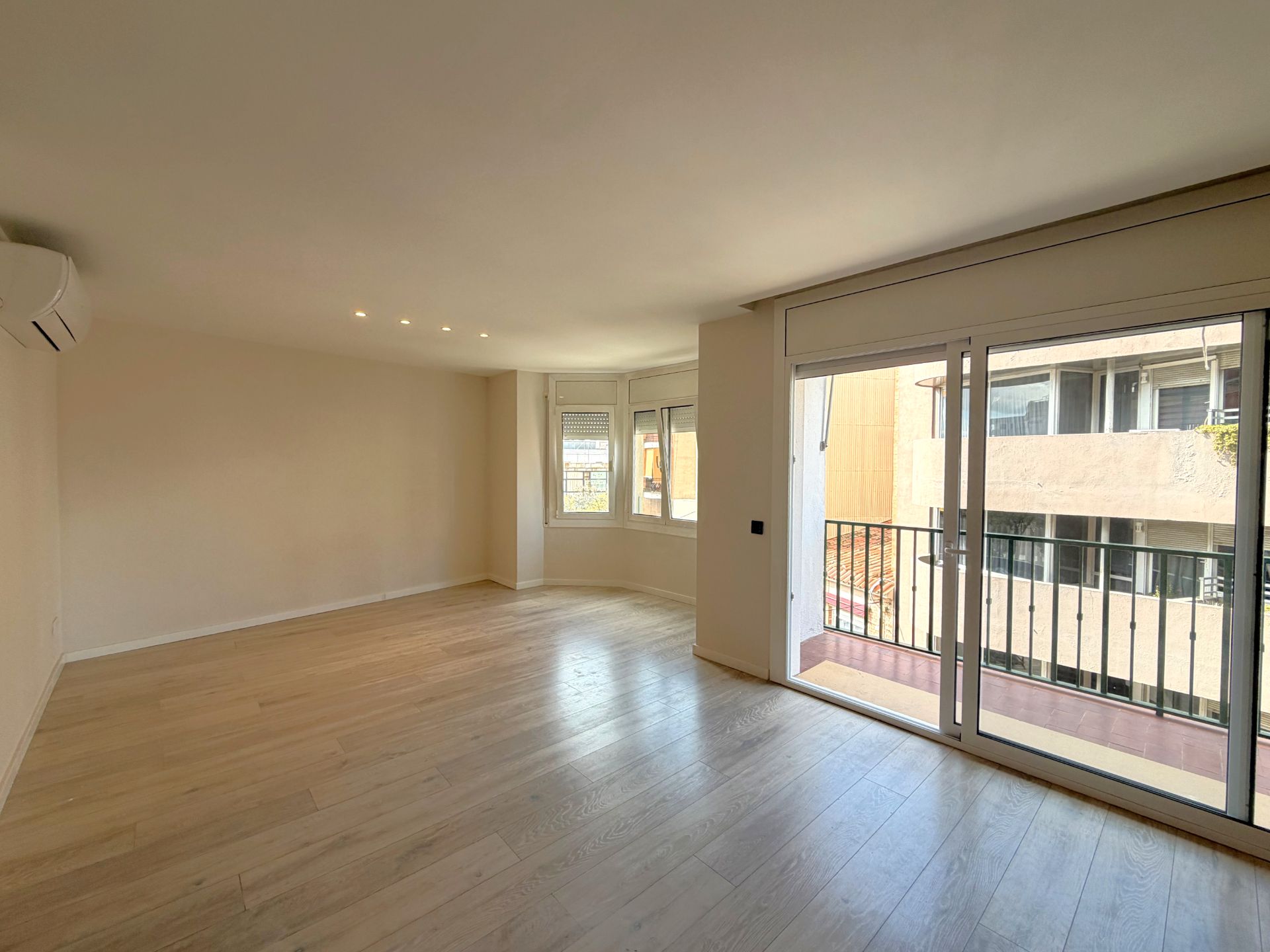 Exterior view of Flat for sale in Vilafranca del Penedès