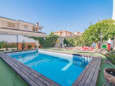 Villa avec balcon à vendre à Calle MARACENA