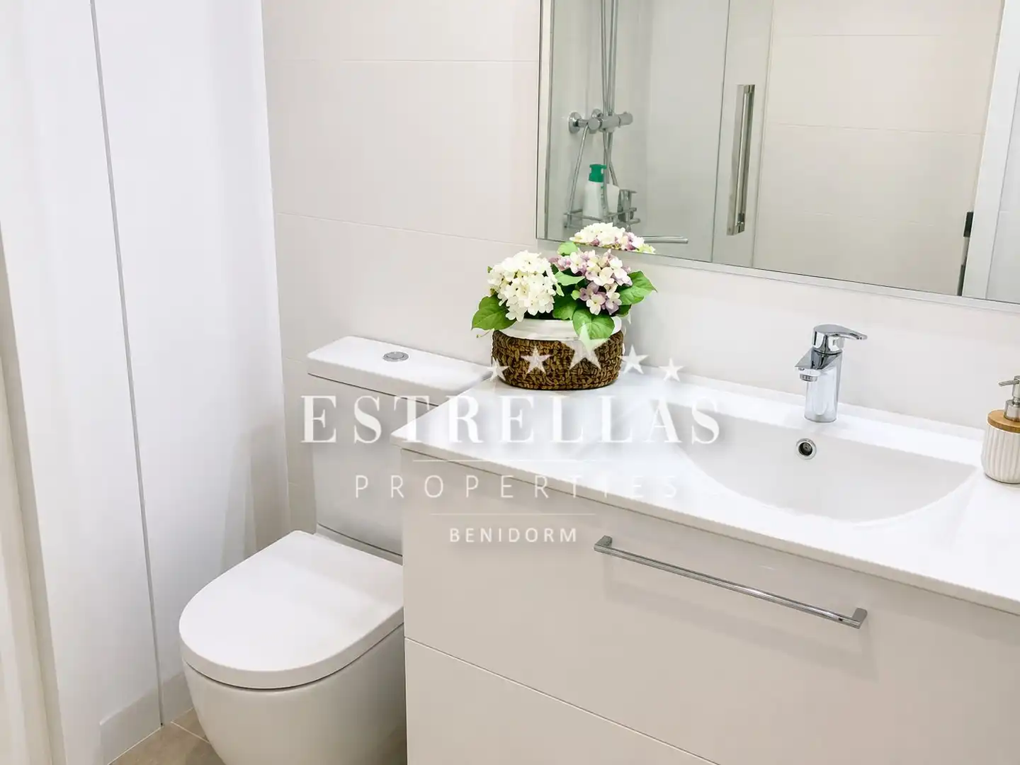 Bathroom of Apartments for sale in Benidorm  with Air Conditioner, Heating and Private garden