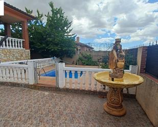 Jardí de Casa adosada de lloguer en Torrejón del Rey amb Aire condicionat, Terrassa i Piscina