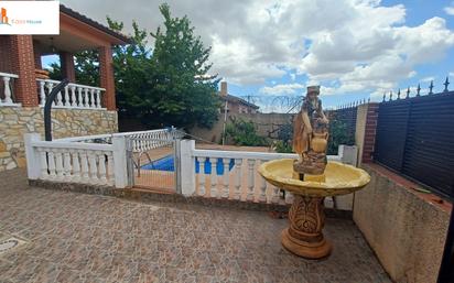 Jardí de Casa adosada de lloguer en Torrejón del Rey amb Aire condicionat, Terrassa i Piscina