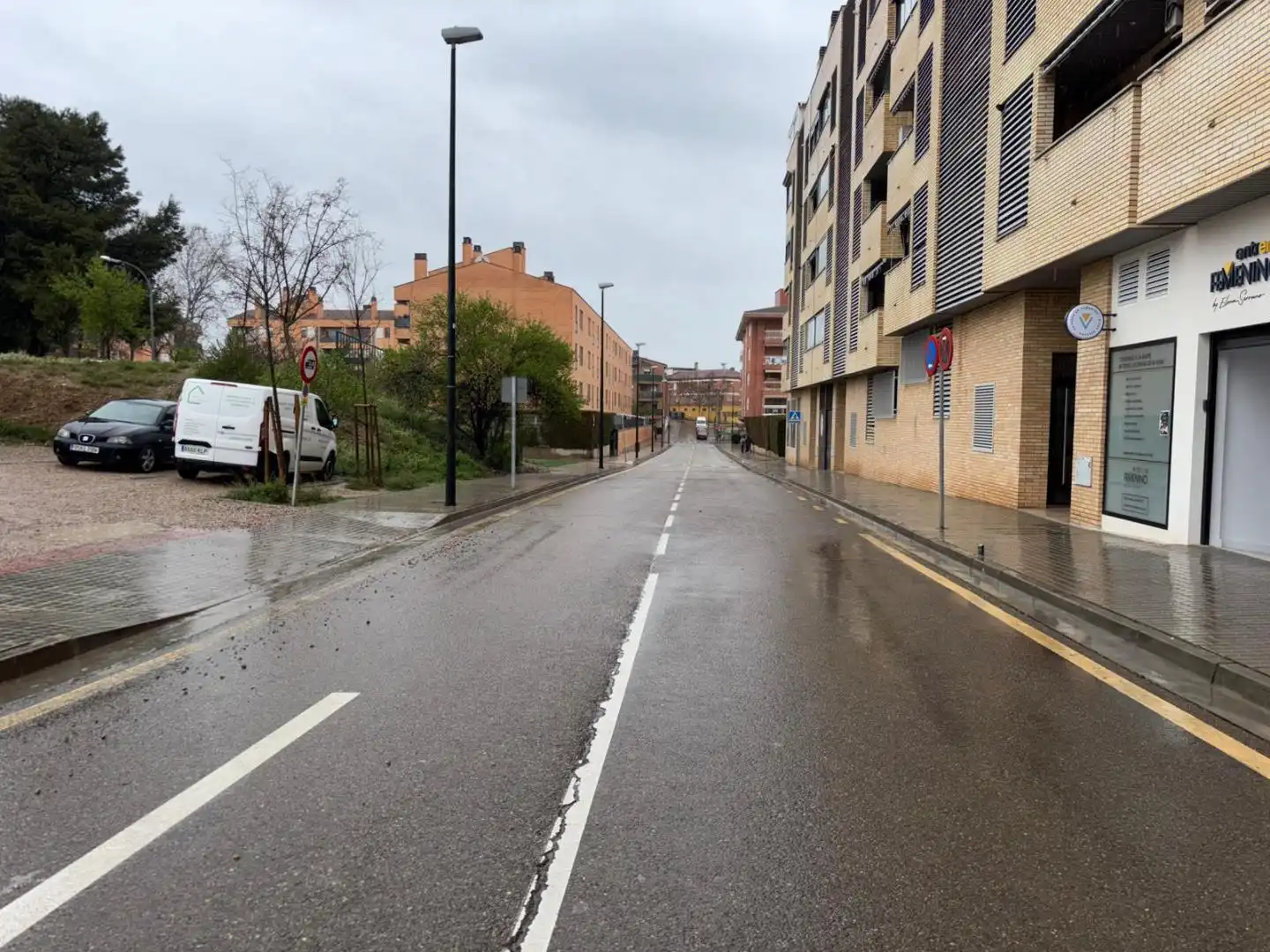 Außenansicht von Geschaftsraum zur Miete in Zaragoza