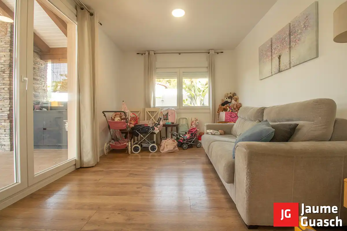 Sala de estar de Casa o chalet en venta en El Vendrell con Aire acondicionado, Calefacción y Jardín privado