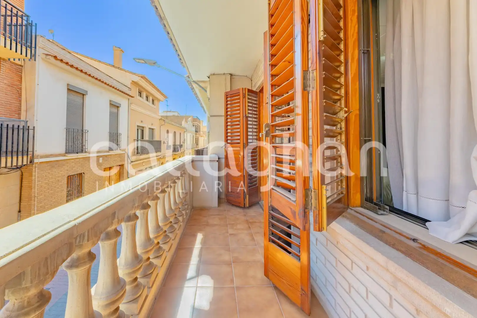 Vista exterior de Casa adosada en venda en Massanassa amb Aire condicionat, Calefacció i Jardí privat