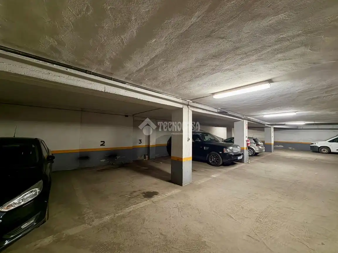 Aparcament de Pis en venda en Valdepeñas amb Parquet i Terrassa