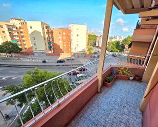 Exterior view of Flat for sale in L'Hospitalet de Llobregat  with Furnished, Balcony and Alarm