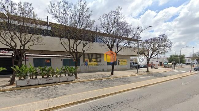 Vista exterior de Oficina en venda en Utrera