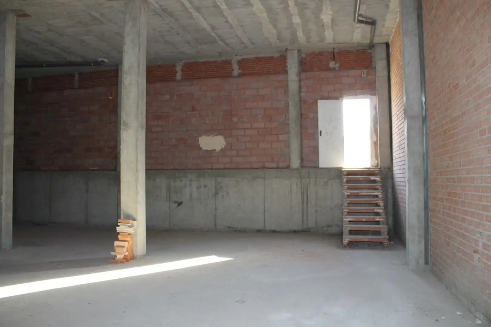 Local comercial de lloguer a Monzón, imagen 6