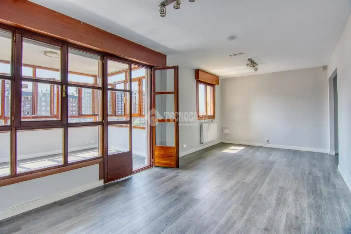 Living room of Flat for sale in Santander  with Heating and Balcony
