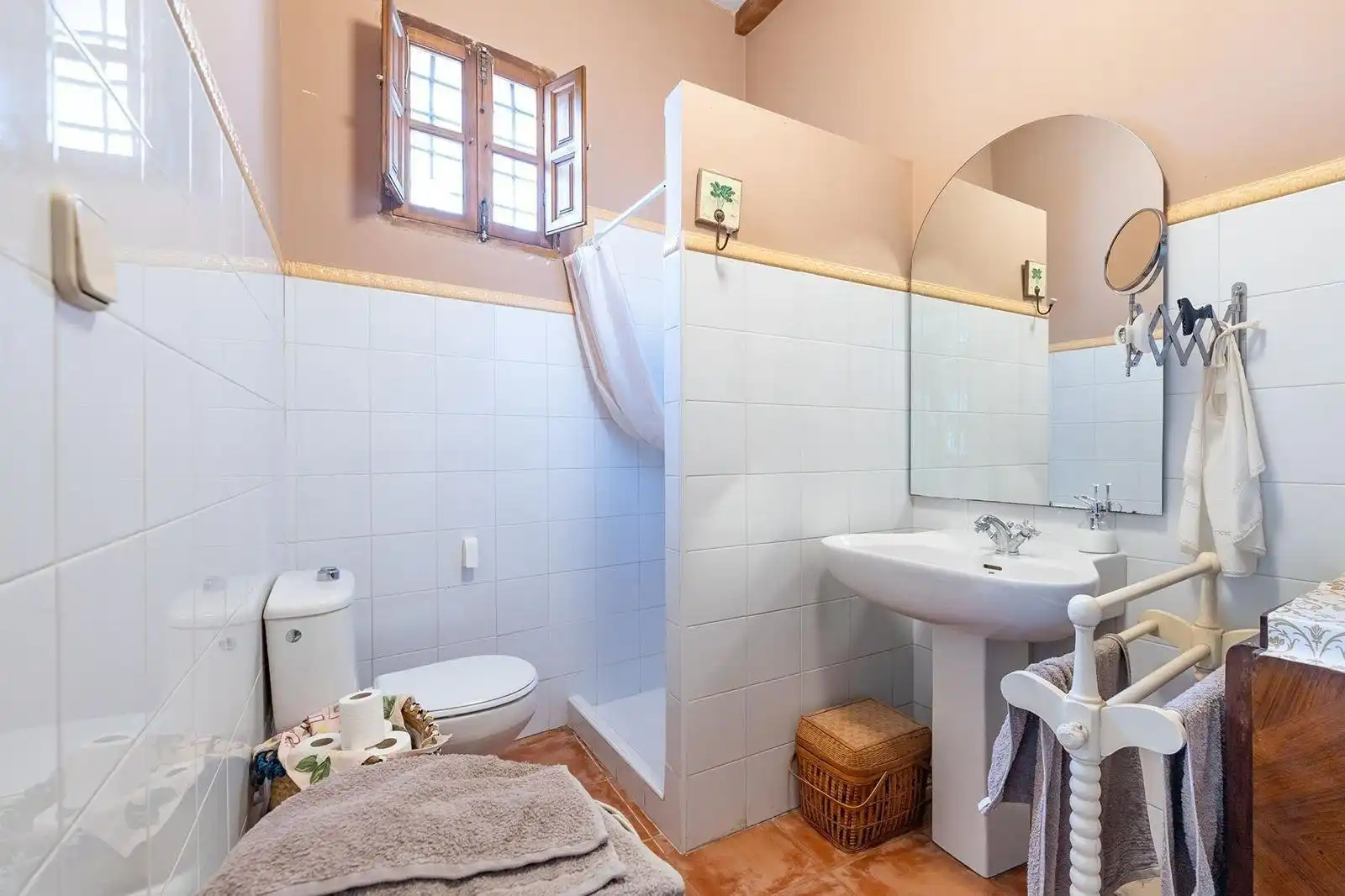 Country homes for sale in N/A, -1, Los Martinez del Puerto