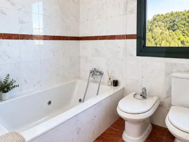 Bathroom of Houses for sale in Oruña