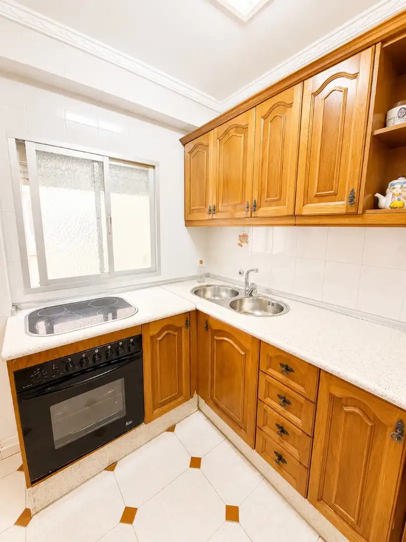 Cocina de Piso en venta en Torremolinos con Terraza, Amueblado y Horno